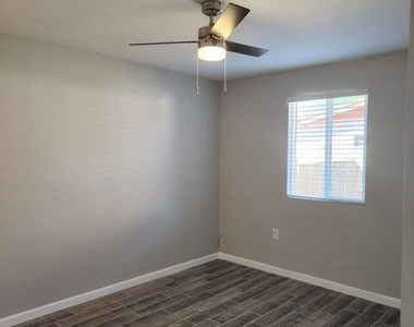 1041 W Elna Rae Street - Photo Thumbnail 12