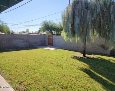 1041 W Elna Rae Street - Photo Thumbnail 15