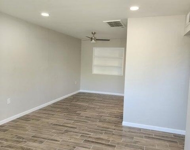 1041 W Elna Rae Street - Photo Thumbnail 2