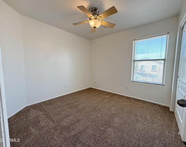 4802 W Fawn Drive - Photo Thumbnail 19