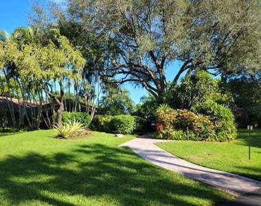 3150 N Course Lane - Photo Thumbnail 26