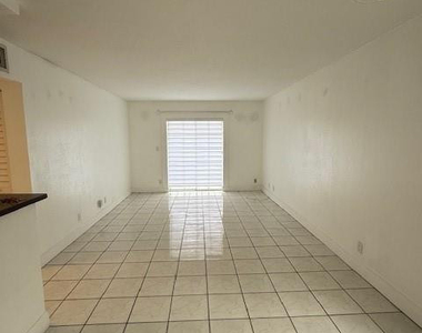 6501 Winfield Boulevard - Photo Thumbnail 12
