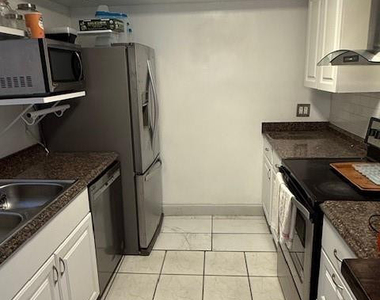 6501 Winfield Boulevard - Photo Thumbnail 4