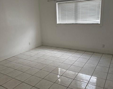 6501 Winfield Boulevard - Photo Thumbnail 11