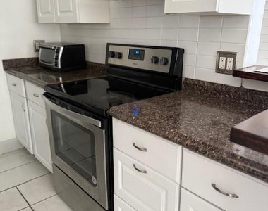 6501 Winfield Boulevard - Photo Thumbnail 5