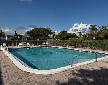 6501 Winfield Boulevard - Photo Thumbnail 2