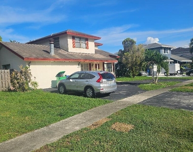 4770 Nw 113th Terrace Nw - Photo Thumbnail 3