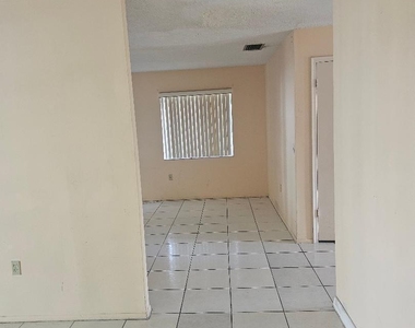 4770 Nw 113th Terrace Nw - Photo Thumbnail 23