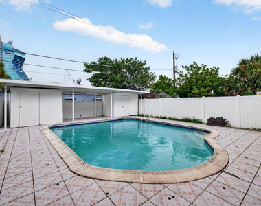 5435 Sw 44th Terrace - Photo Thumbnail 17