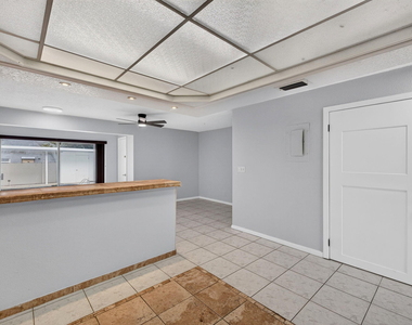 5435 Sw 44th Terrace - Photo Thumbnail 10