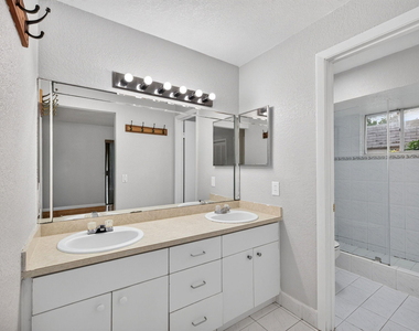 5435 Sw 44th Terrace - Photo Thumbnail 34