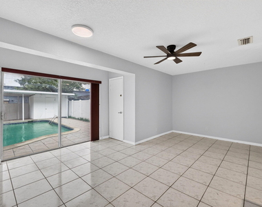 5435 Sw 44th Terrace - Photo Thumbnail 12