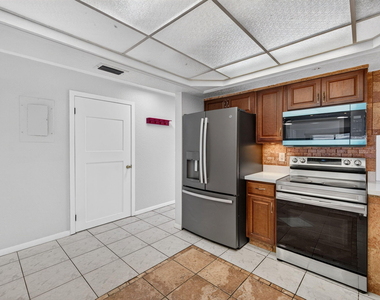 5435 Sw 44th Terrace - Photo Thumbnail 9