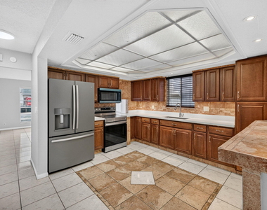 5435 Sw 44th Terrace - Photo Thumbnail 8