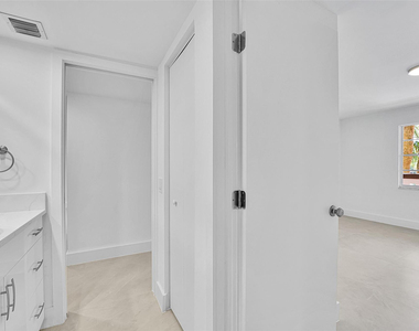 3201 Portofino Point - Photo Thumbnail 17