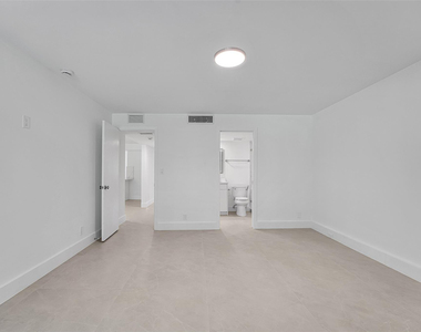 3201 Portofino Point - Photo Thumbnail 21