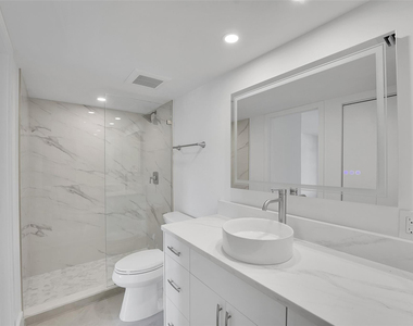 3201 Portofino Point - Photo Thumbnail 18