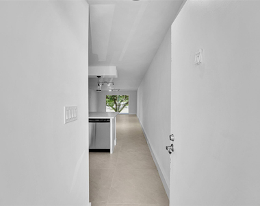 3201 Portofino Point - Photo Thumbnail 3