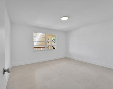 3201 Portofino Point - Photo Thumbnail 14
