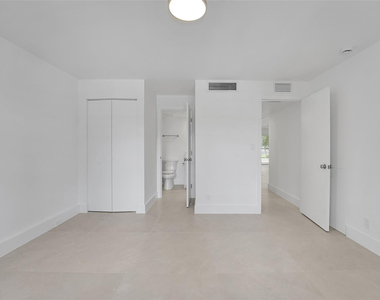 3201 Portofino Point - Photo Thumbnail 16