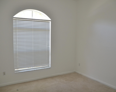 4106 Ne 22nd Court - Photo Thumbnail 10