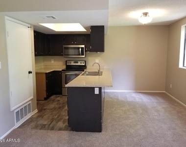 18811 N 19th Avenue - Photo Thumbnail 4