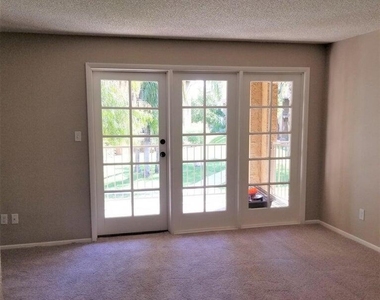 18811 N 19th Avenue - Photo Thumbnail 5