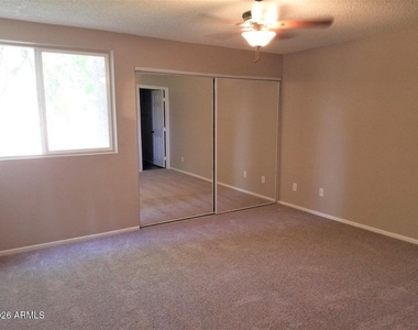 18811 N 19th Avenue - Photo Thumbnail 8