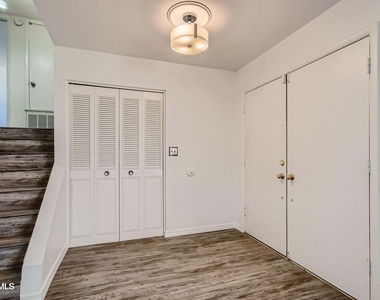 4865 N Granite Reef Road - Photo Thumbnail 2