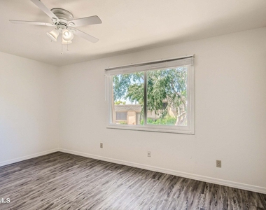 4865 N Granite Reef Road - Photo Thumbnail 12