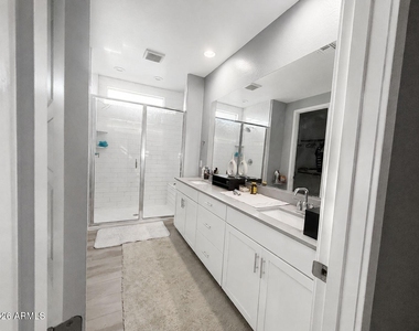 9444 W Roma Avenue - Photo Thumbnail 7