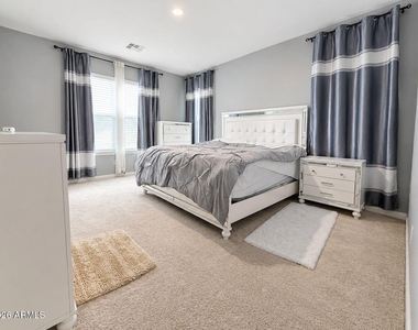 9444 W Roma Avenue - Photo Thumbnail 6