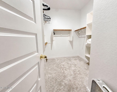 9444 W Roma Avenue - Photo Thumbnail 12