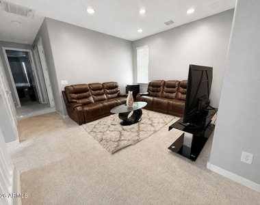 9444 W Roma Avenue - Photo Thumbnail 17