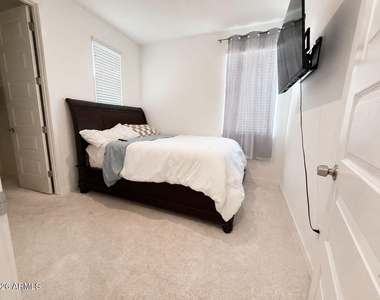 9444 W Roma Avenue - Photo Thumbnail 13