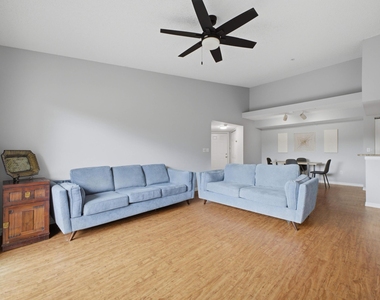 900 Crestwood Court S - Photo Thumbnail 11