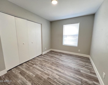 1129 W Hackamore Street - Photo Thumbnail 5