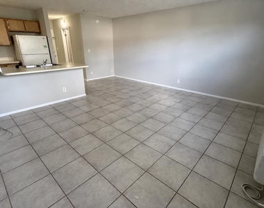 2501 Riverside Drive - Photo Thumbnail 2