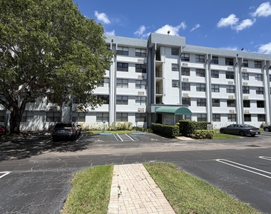 2501 Riverside Drive - Photo Thumbnail 3