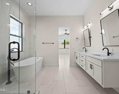 4409 N 32nd Street - Photo Thumbnail 43