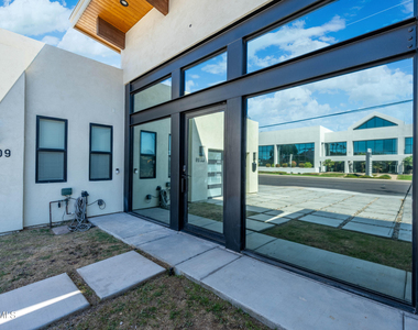 4409 N 32nd Street - Photo Thumbnail 54