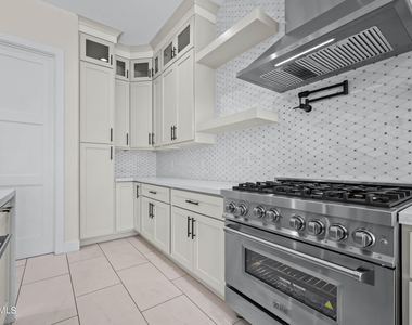 4409 N 32nd Street - Photo Thumbnail 7