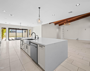 4409 N 32nd Street - Photo Thumbnail 9