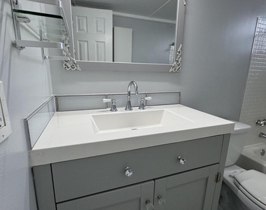 721 Lori Drive - Photo Thumbnail 15