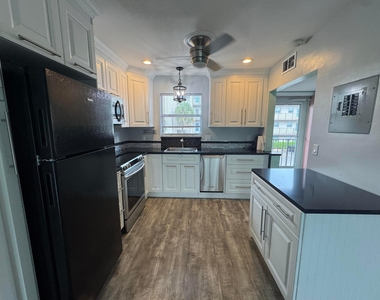 721 Lori Drive - Photo Thumbnail 1