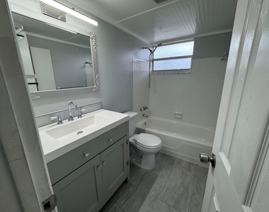 721 Lori Drive - Photo Thumbnail 14