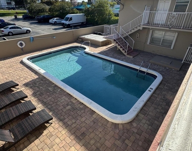 2864 Ne 32nd Street - Photo Thumbnail 32