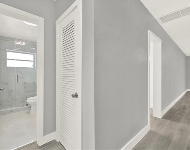 2864 Ne 32nd Street - Photo Thumbnail 17