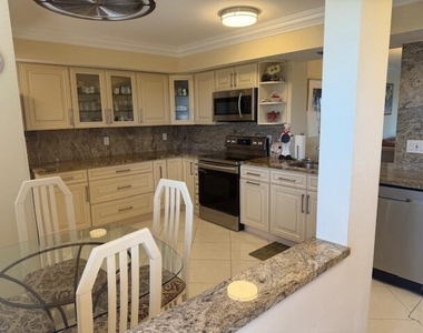 7380 S Oriole Boulevard - Photo Thumbnail 4