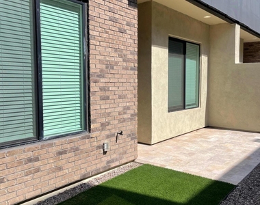901 S Smith Road - Photo Thumbnail 24